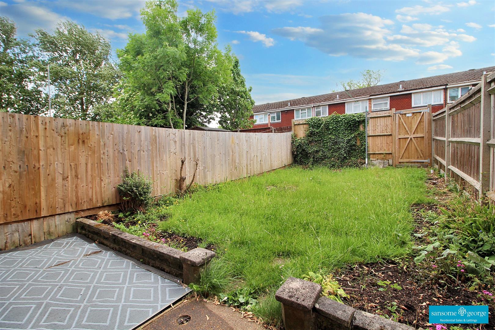 Barnwood Close, Reading, Berkshire
